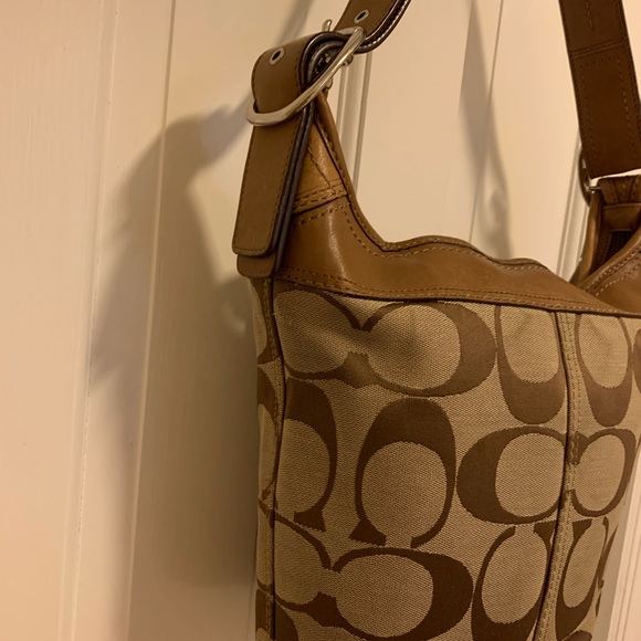 Coach Bucket Bag - Picture 3 of 15